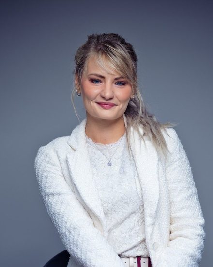 A member of the Snyman de Jager team