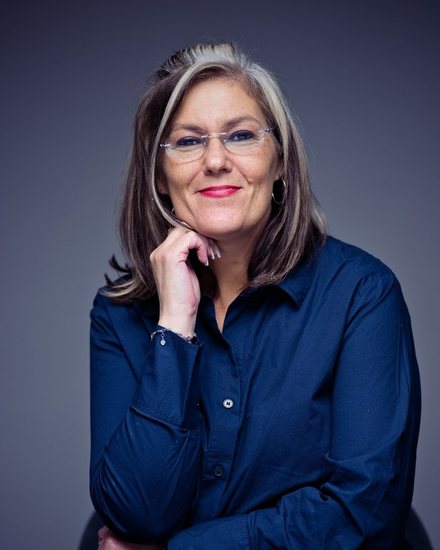 A member of the Snyman de Jager team